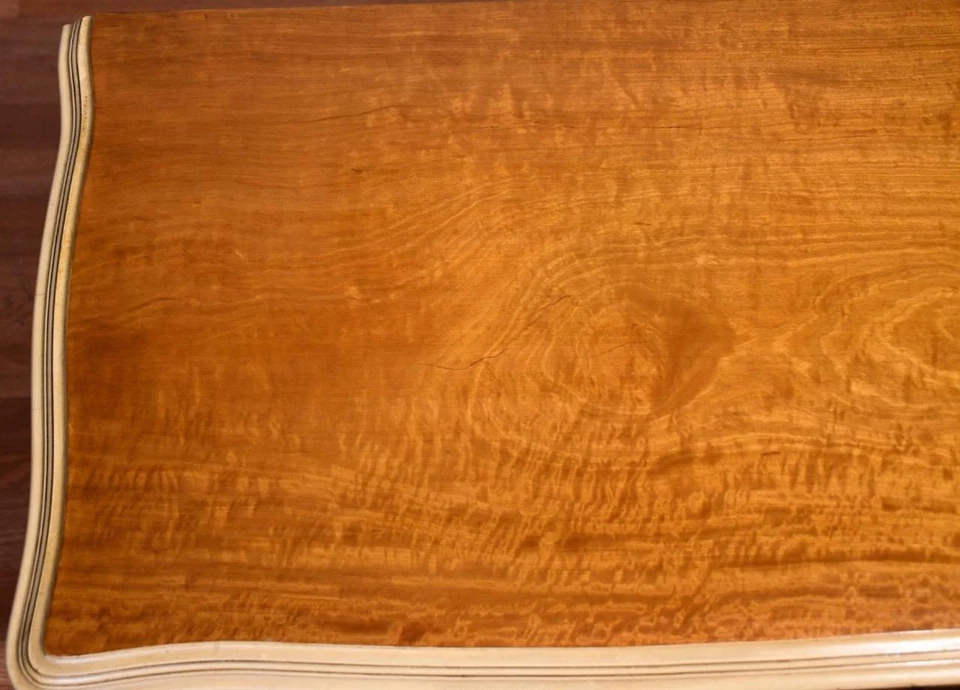 1920 par de Mesas de Cabeceira/Mesas de Cabeceira Francesas Antigas de Madeira Cetim Pintadas à Mão - Imagem 4 de 4