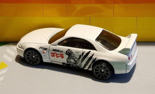 Hot Wheels 2024 Godzilla Nissan Skyline GT-R R33 (BCNR33) loose - Picture 2 of 3