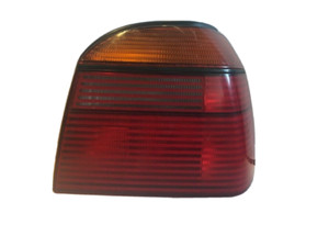 VW Golf 3 / gebr. Rücklicht Heckleuchte oh. Lampenträger rechts 1H6945112D #934