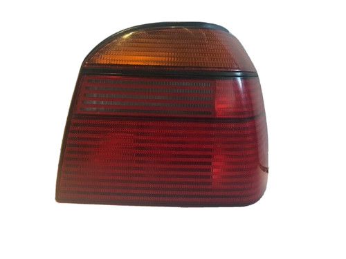 VW Golf 3 / gebr. Rücklicht Heckleuchte oh. Lampenträger rechts 1H6945112D #934