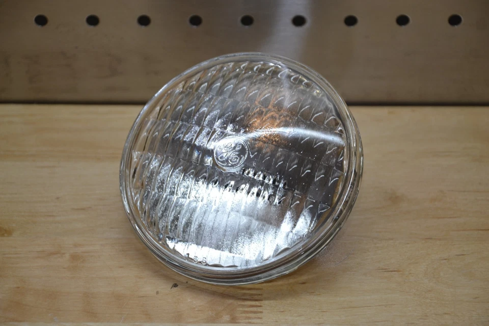 (New) GE EZB/FGS 250W 120V EZB FGS Photo, Projection, Video, Stage, Light Bulb - Image 2 of 4