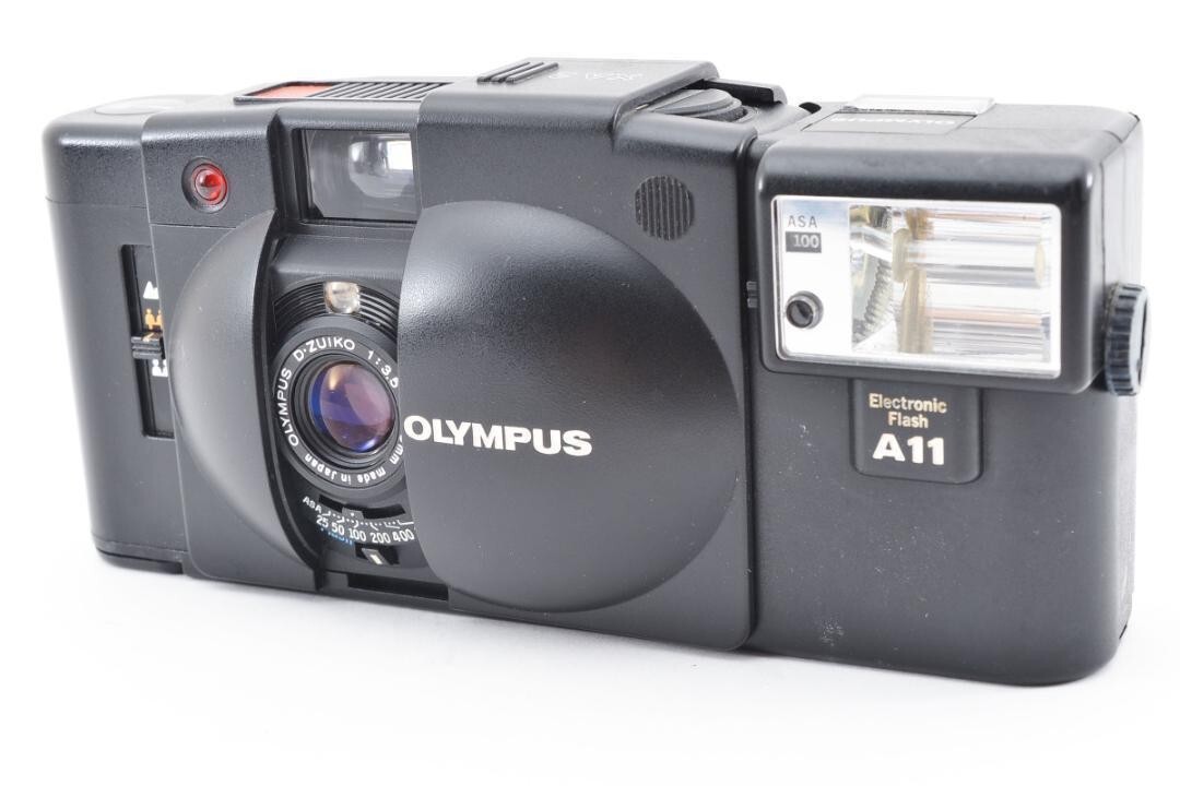 オリンパス Olympus XA2 A11 Olympus XA2 Black w/ A11 Flash Point & Shoot Film Camera