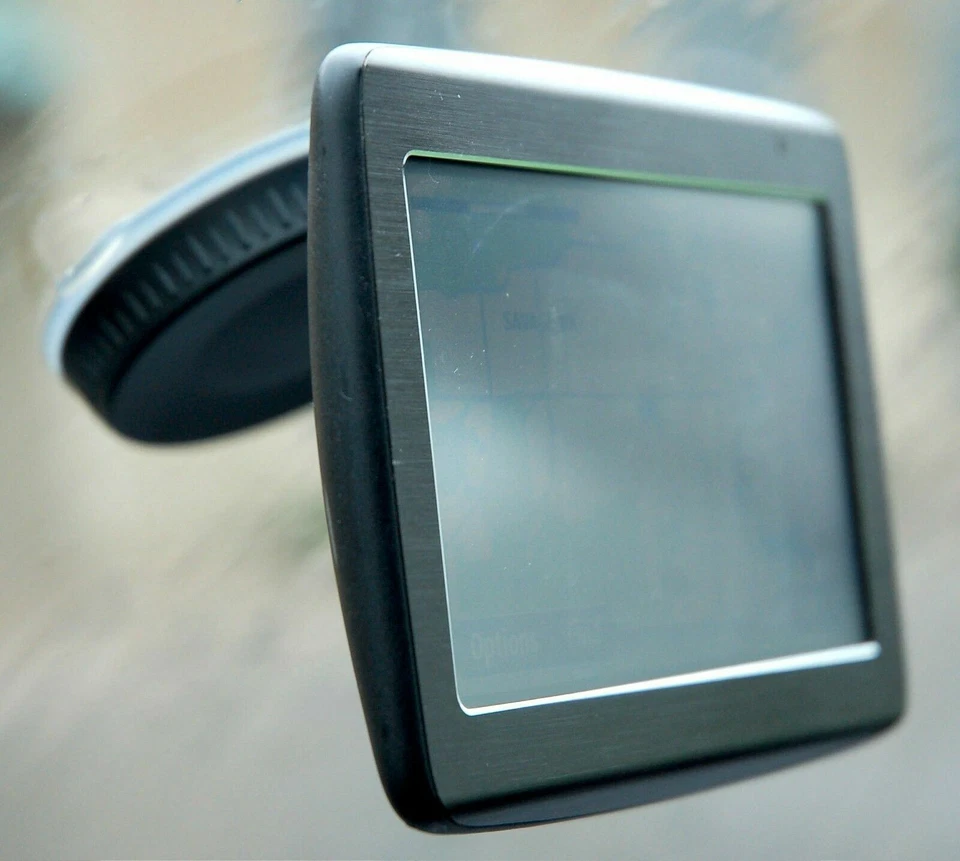 TomTom VIA 1435S 4.3" LCD Car Portable GPS System USA/Canada/Mexico Maps 1435 - Image 4 of 4