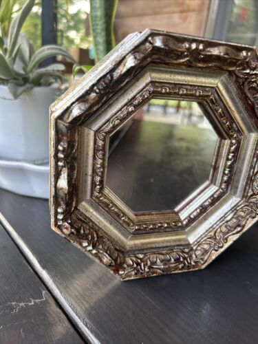 1970's Vintage Gilded Embossed Wood Gold Framed Octagon Mirror Brooklyn New York - Bild 3 von 7