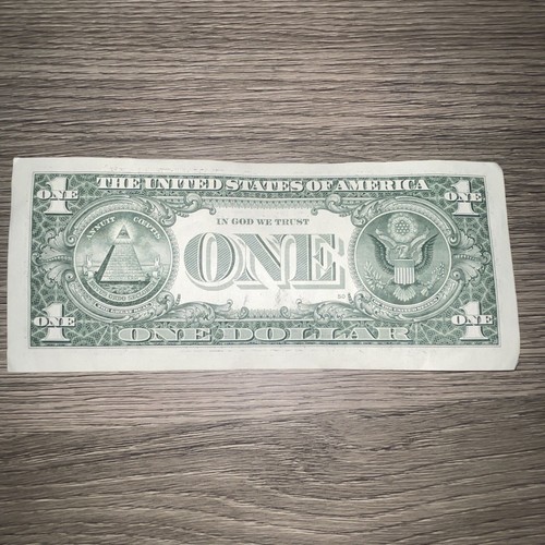 Erreur de coupe mal alignée. Billet de 1 dollar 2017A excellent état - Photo 7/7