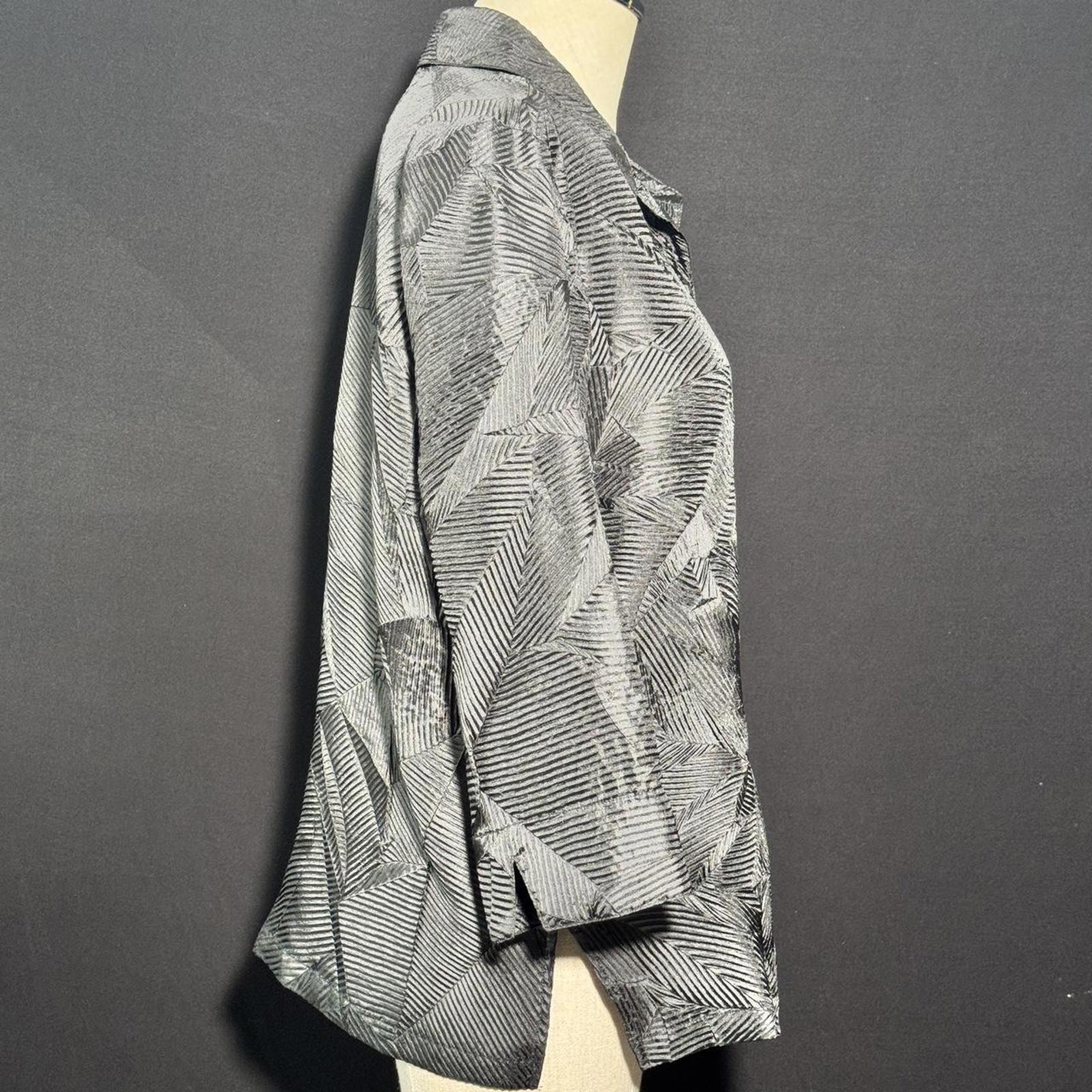 Y2K Micro-pleated button down - image 2
