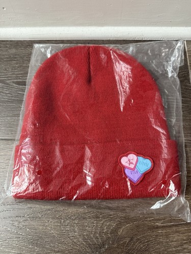 Jeffree Star rote Beanie Wintermütze nie getragen mit Herzen Logo BRANDNEU VERSIEGELT - Bild 1 von 2