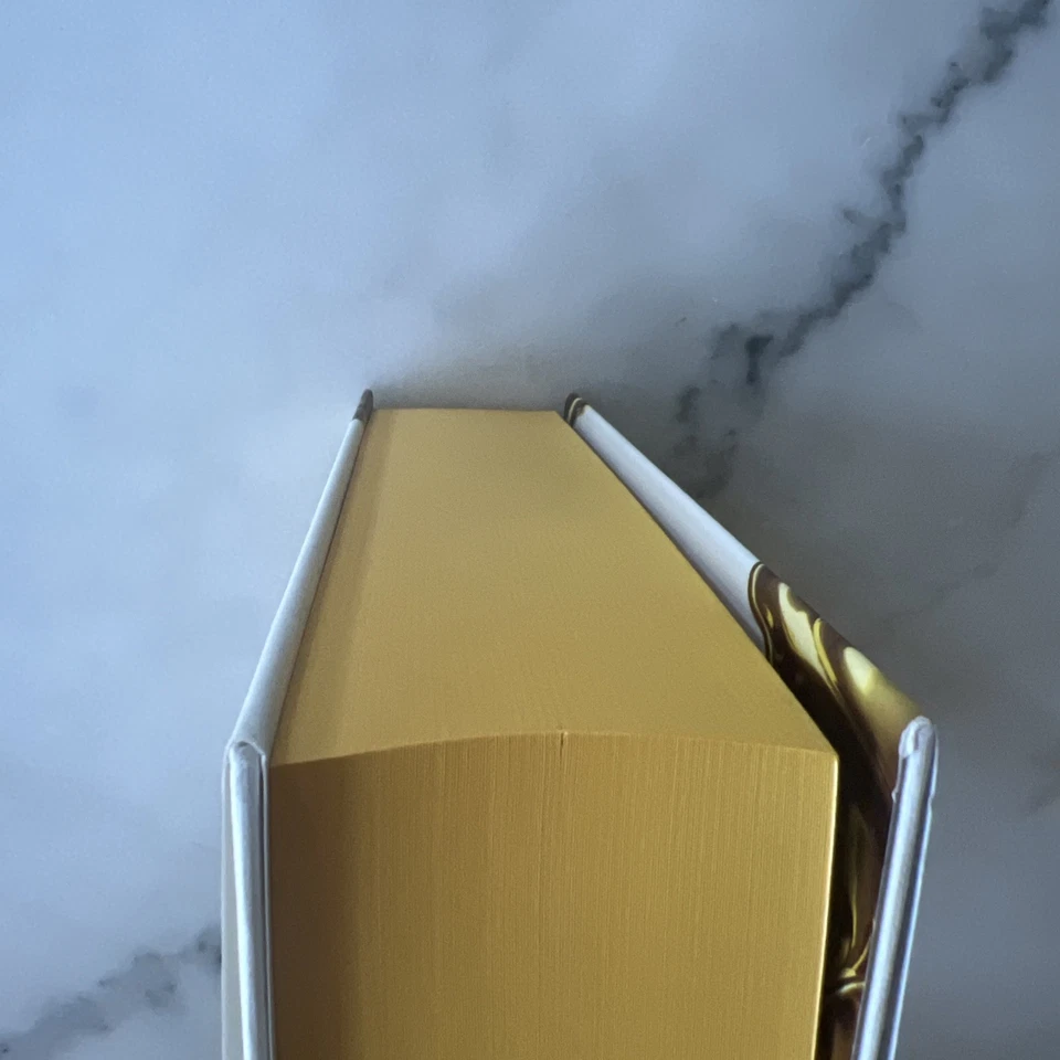 Signed Glow Raven Kennedy Waterstones Exclusive Bonus Plated Prisoner 1/1 Print Foto 4 de 4