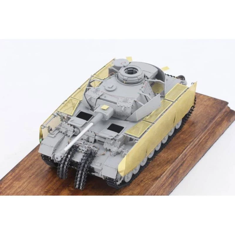 Modello Carro Armato Pz.Kpfw.IV Ausf.J Late Border Model Bt-008 1/35 - Immagine 4 di 4