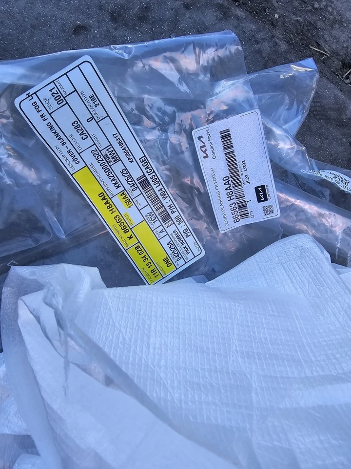 Cubierta antiniebla parachoques delantero genuino lado izquierdo del conductor ⭐OEM⭐ Kia Rio 2021-2023 Foto 3 de 3