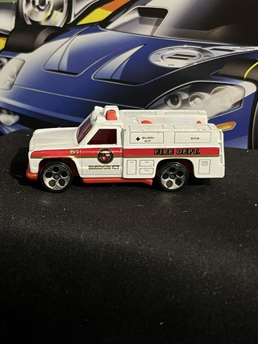 Hot Wheels Utility White 1984 Fire Truck 1:64 Diecast NM - Picture 1 of 6