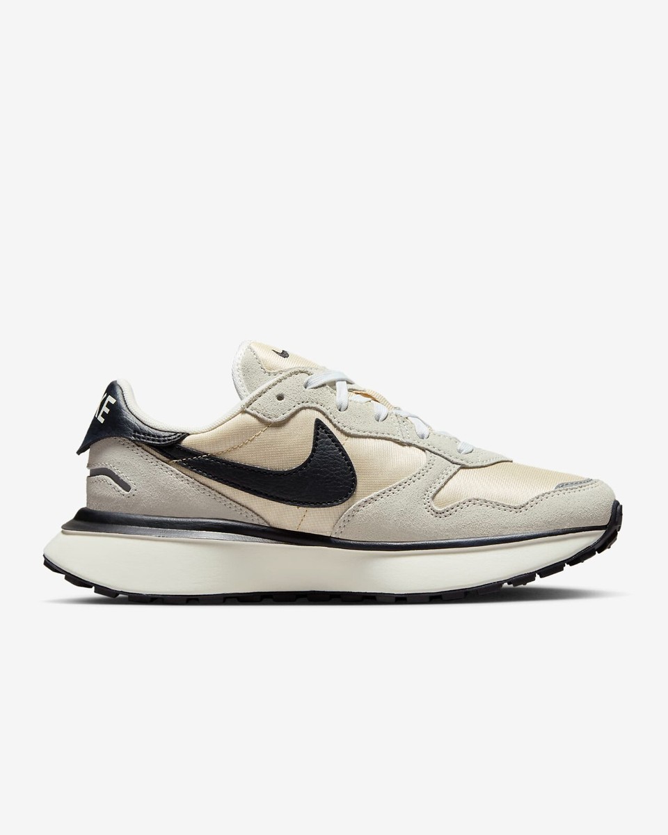 美品　ナイキ　NIKE W PHOENIX WAFFLE FD2196-100 Nike Phoenix Waffle W Sneakers - FD2196-100 - BZR Online