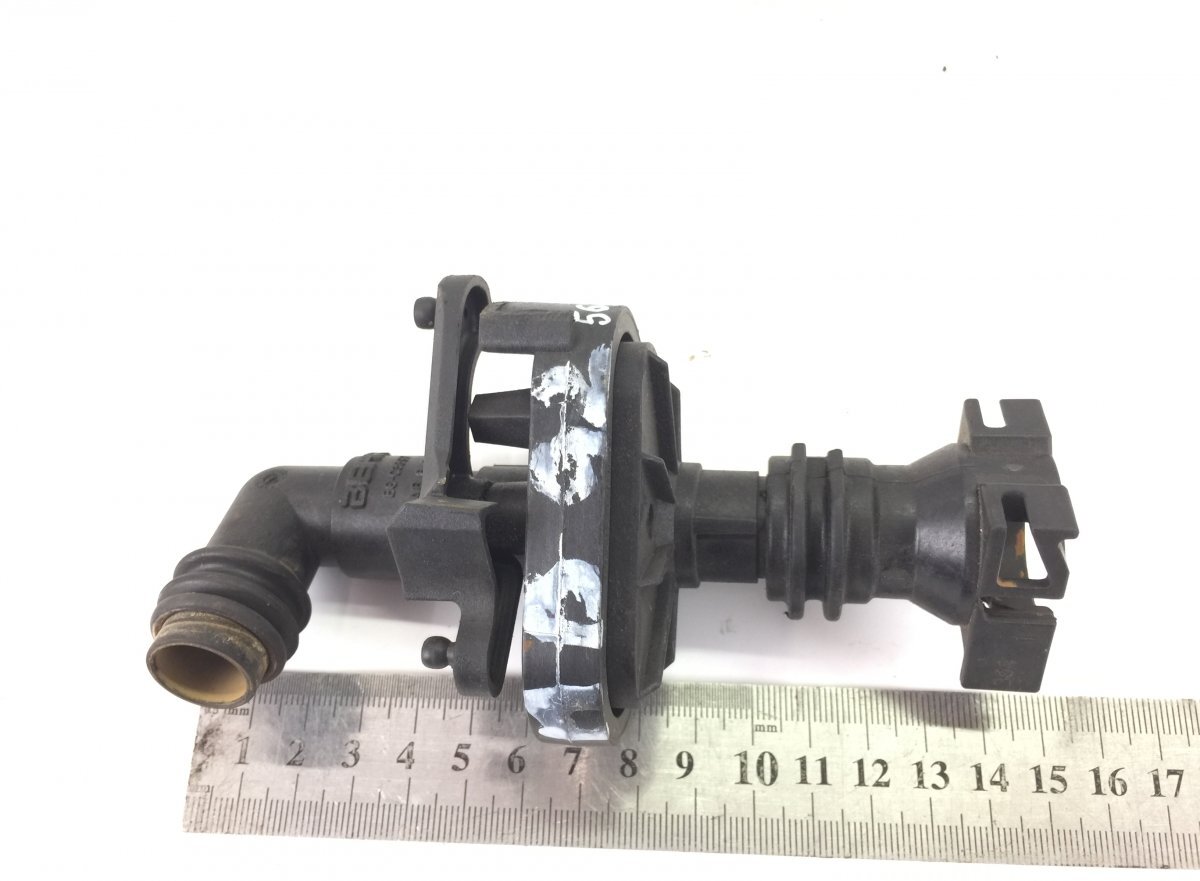 9XL351029-021 A0038301984 Cabin Heater Water Valve For MERCEDES  