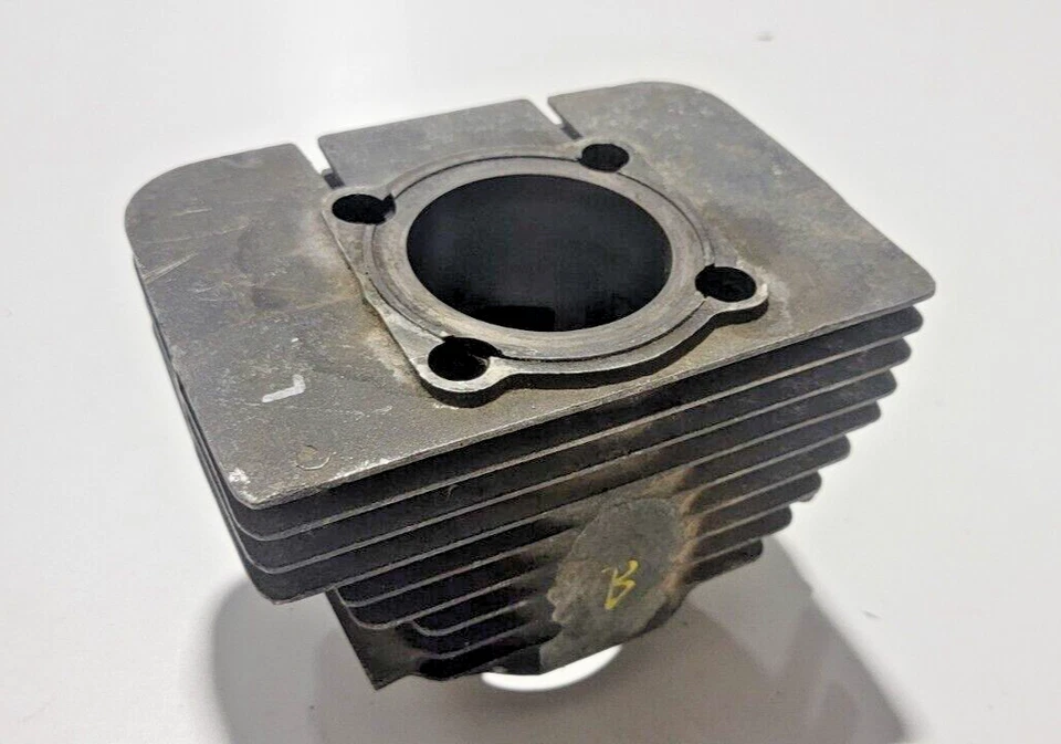 Jarra cilindro izquierdo Yamaha R5 R5B R5C 1970-1972 Foto 2 de 4