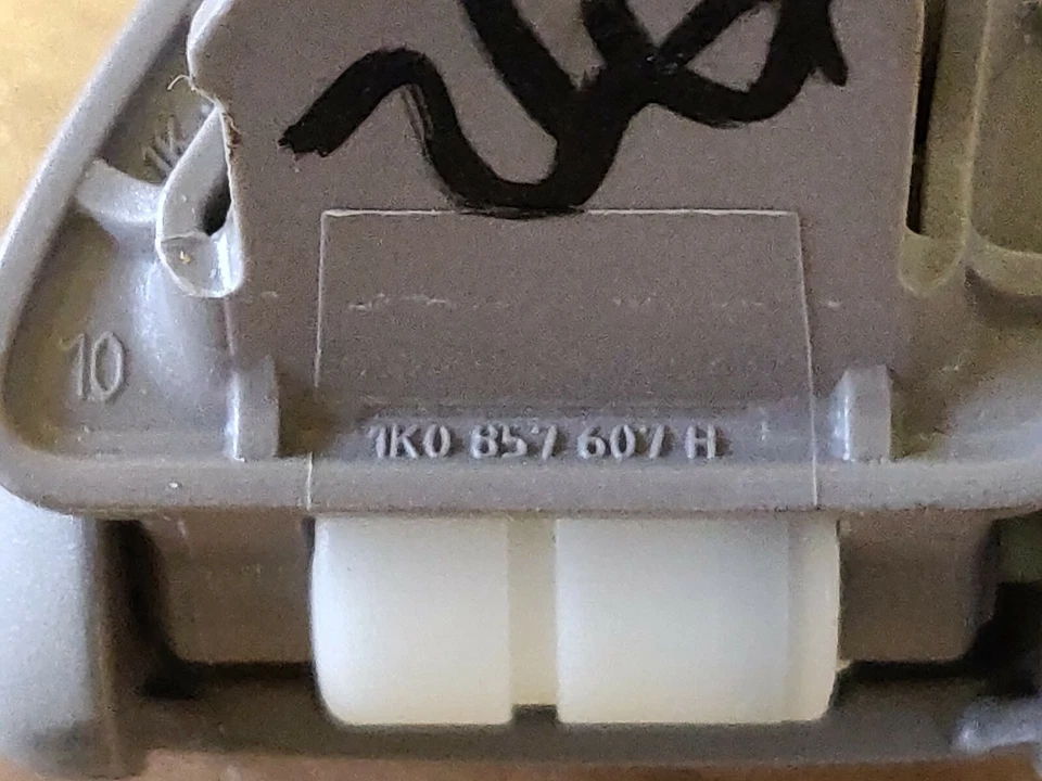 Haltegriff vorne links rechts VW Passat 3C Variant Griffe Himmel 1K0857607H  - Bild 3 von 4