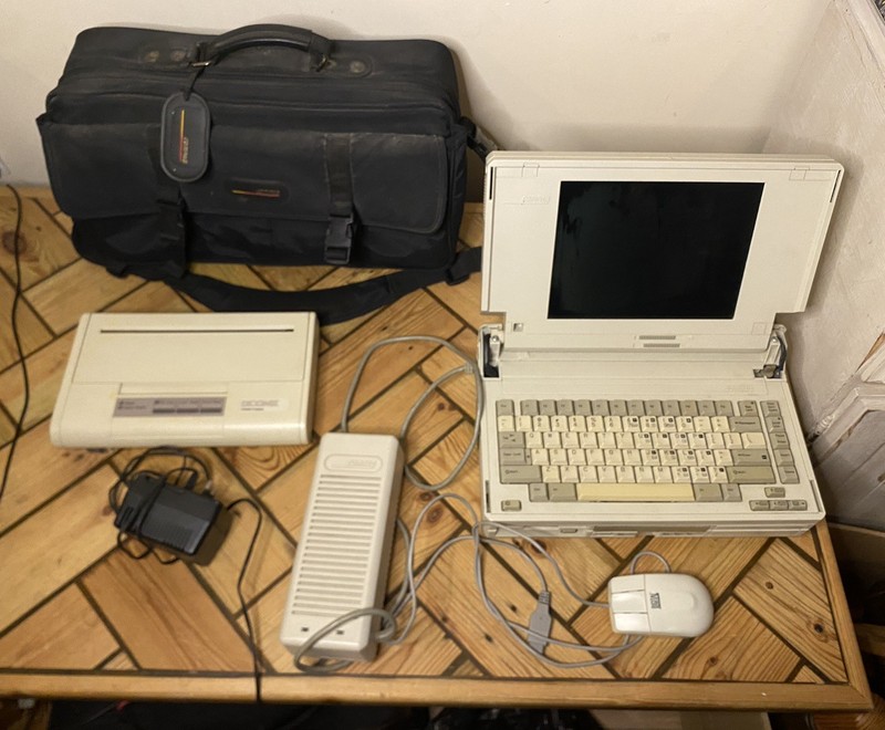 Vintage 1980's Compaq SLT 286 Laptop Computer- With Bag and Accessories- Rare