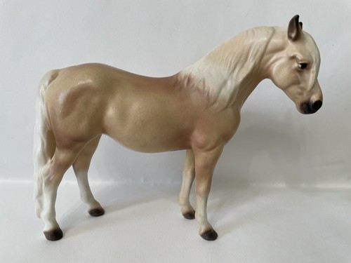 Hagen Renaker Dw Palomino Morgan Horse Mare Heather