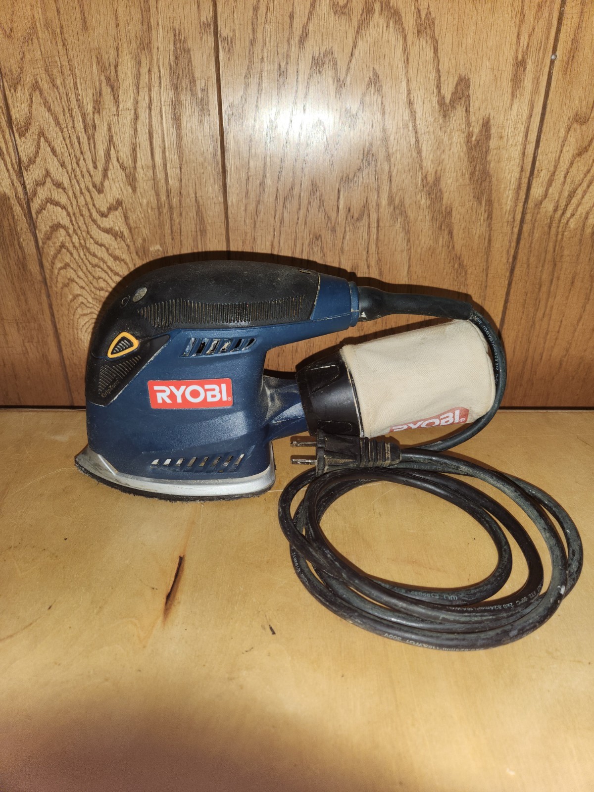 RYOBI 1.2 Amp Corded 5.5-Inch Corner Cat Compact Finish Sander Bundle with Accessories  