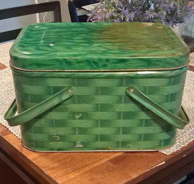 Green Metal Basketweave Picnic Basket w/ Hinged Lid & Handles Vintage/Retro