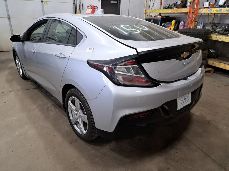 Manija de puerta trasera exterior 2017 Volt Sku#4255411 Foto 4 de 4