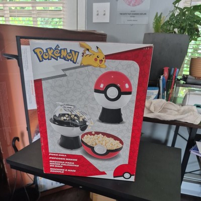 Uncanny Brands Pokémon Pokeball Popcorn Maker