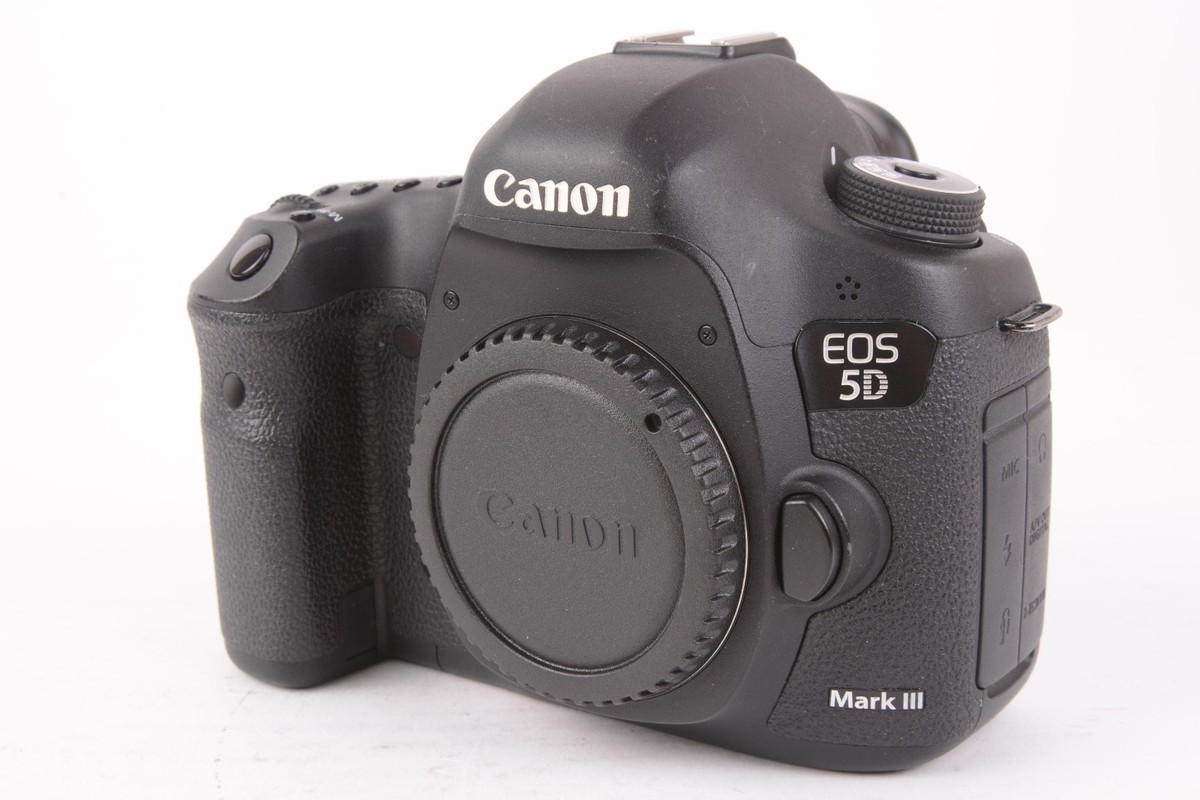 Canon EOS 5D Mark III 本体　付属品あり Canon EOS 5D Mark III 本体と付属品