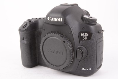 Canon EOS 5D III 22.3MP DSLR Camera Body w/ Grip Shutter Count