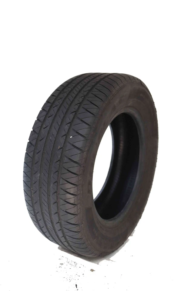 P225/60R16 Douglas Touring A/S 98 H usado 6/32nds Foto 2 de 4