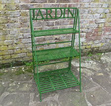 Jardin Metal Shelves in Classic Green Three Tiered Garden Décor Display Table