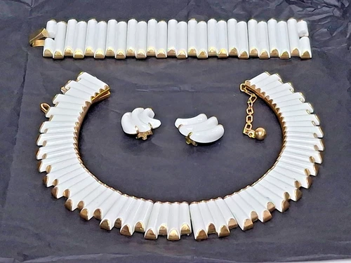 Vintage Trifari White Enamel Gold Plated Jewelry Set