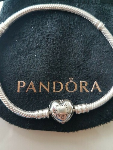 New 100% Genuine Pandora Moments Sparkling Heart Pavé Bracelet 590727CZ-20cm - Picture 4 of 10