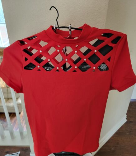 RED BLOUSE! PERFECT FOR SPRING AND SUMMER TIME