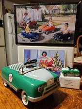 1997 Crown Premiums Texaco 1948 BMC Pedal Car w/Matching Holiday Ornament Set