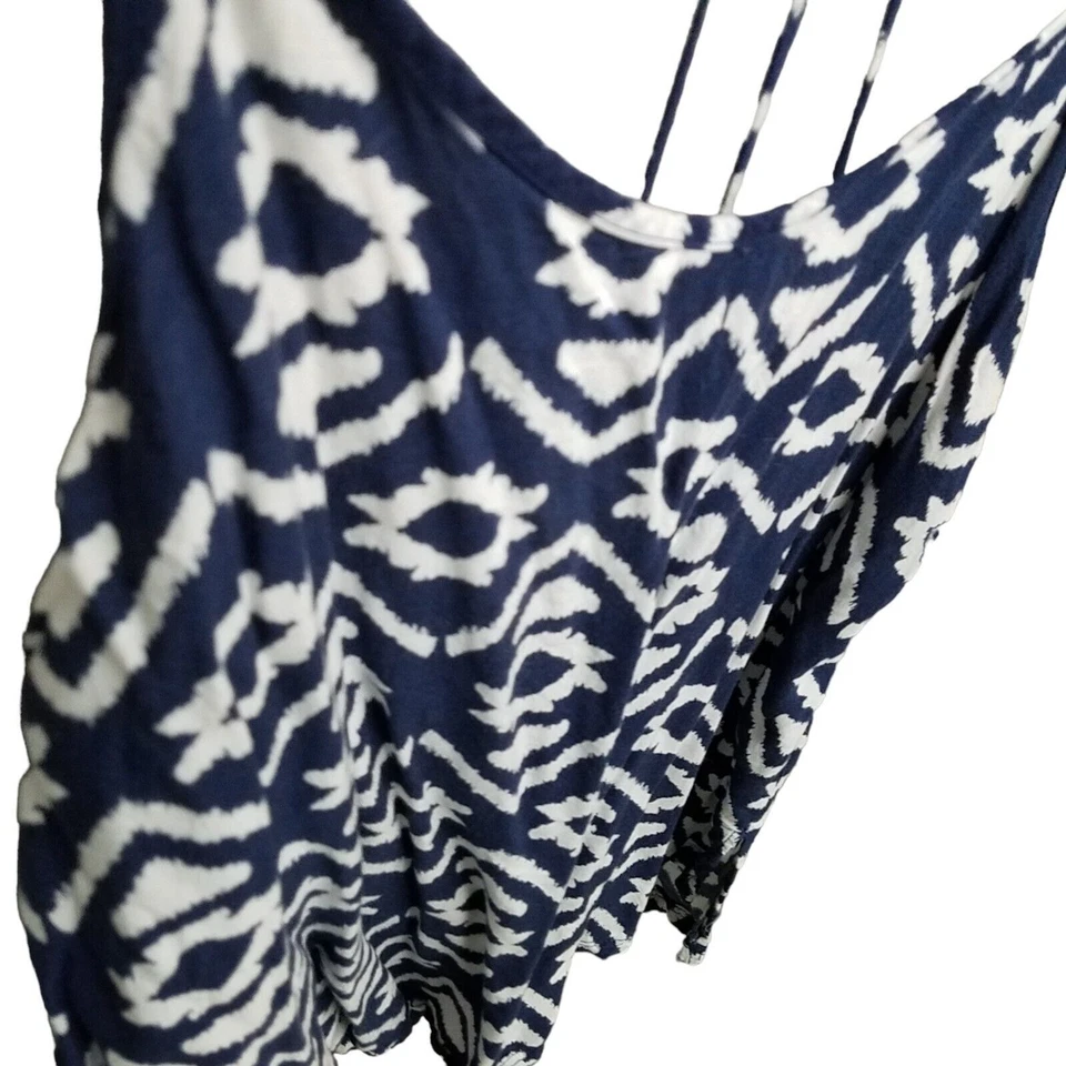 No Boundaries Womens Sz L Blue White Geometric Sleeveless Crop Top - Image 4 of 4