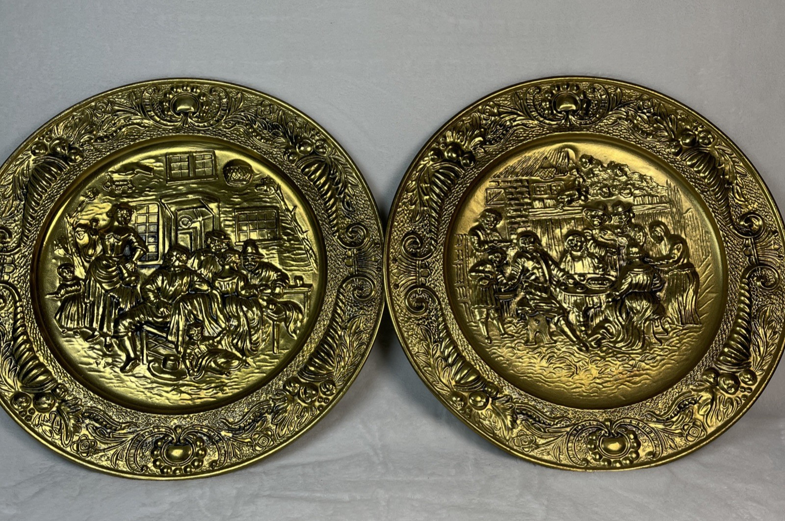VTG Brass Embossed Pub Tavern Wall Plates Set 2 Made England 14