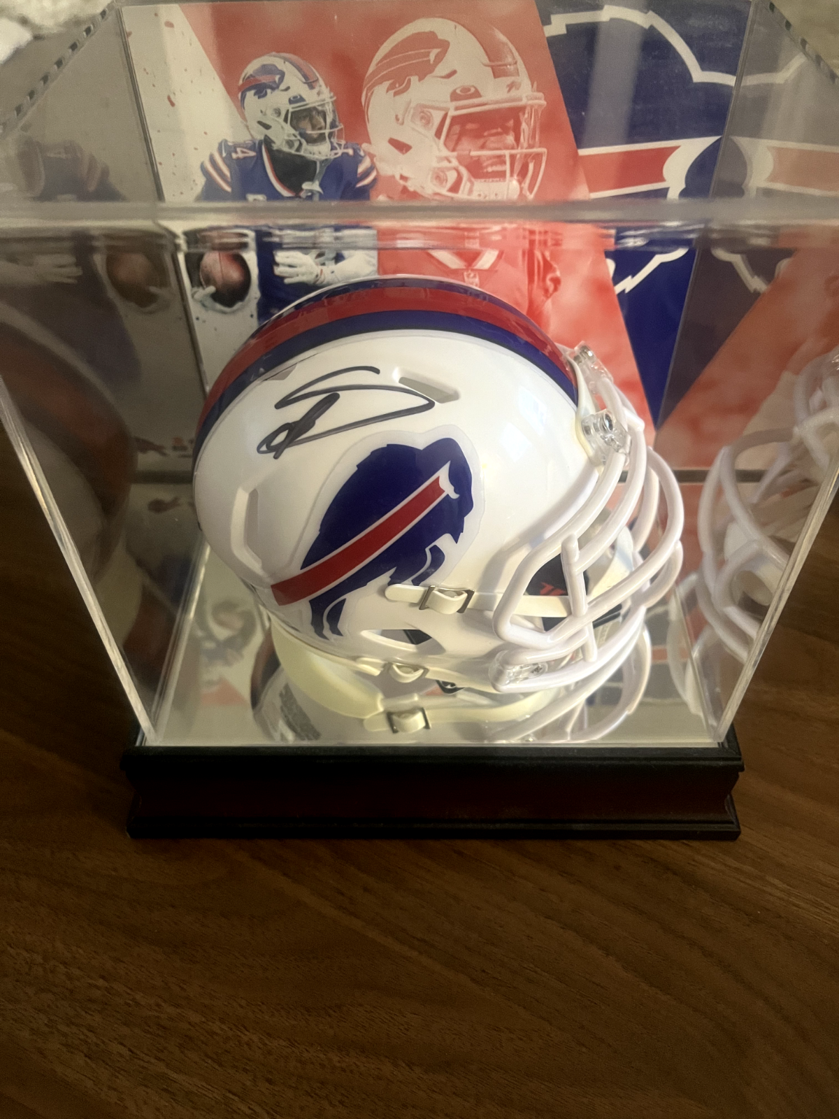 Stefon Diggs Autographed Signed Buffalo Bills Mini Helmet with case & Bills themed wallpaper 