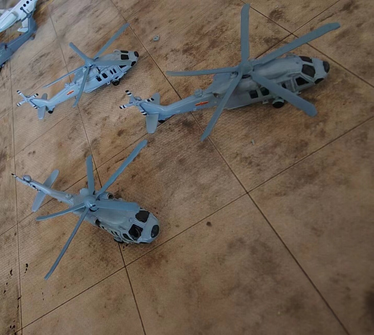 航空機・ヘリコプター DARUMAYA MODEL AIRPLANE DE LUXE KIT NEW 1/700 1/400 1/350 Z-20 Armed Transport Helicopter