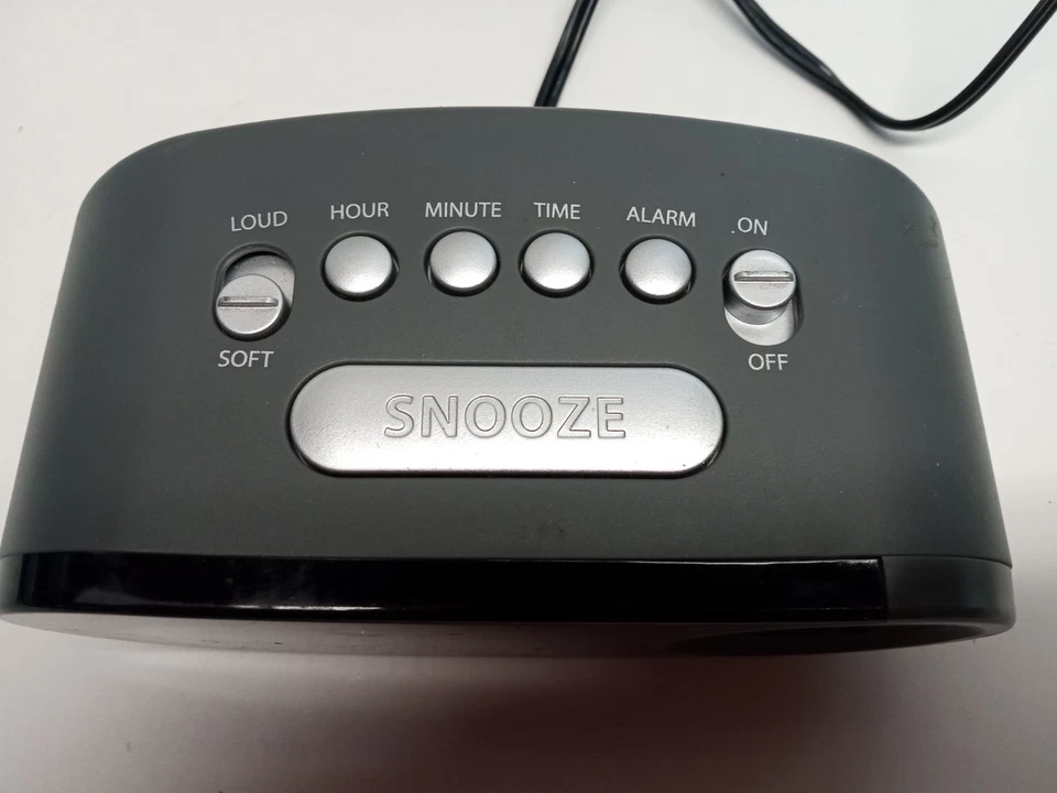 Digital Alarm Clock with Ultra Fast Charging USB Quick Charge Port 4 Cell Phone - Image 4 of 4