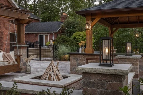 Hinkley Republic 16 1/2" High Black and Glass Outdoor Pier Light - Picture 9 of 10