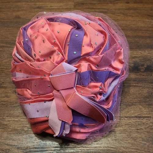 Chapeau turban vintage Christian Dior violet rose strass