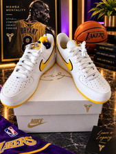Los Angeles Lakers Collecting and Fan Guide 32