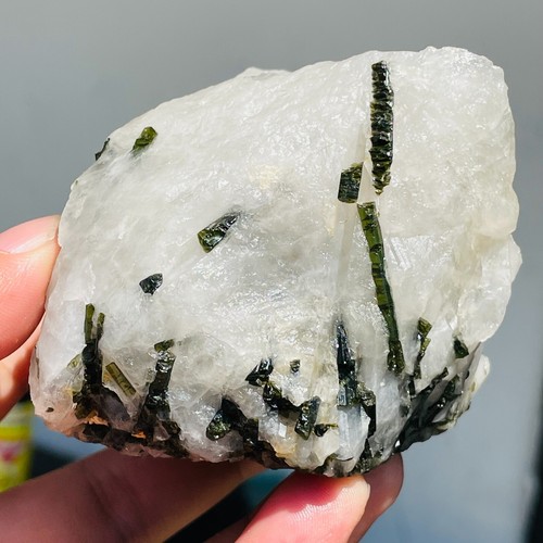 385g Rare Large Natural Green Tourmaline Gemstone Quartz Crystal Mineral Healing - Picture 5 of 18