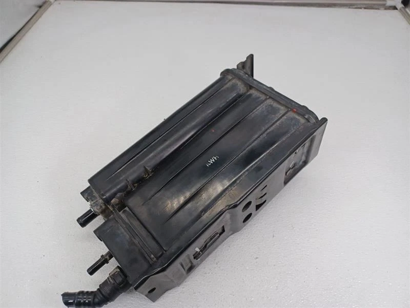 2014 Kia Cadenza Fuel Vapor Canister OEM - Image 4 of 4