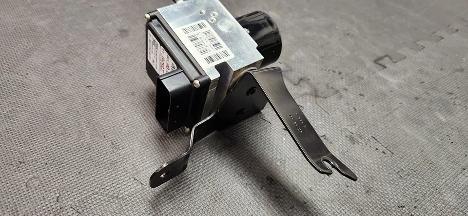 2008 福特野马 GT ABS 模块防锁制动器“手动”原始设备制造商 — 第 2/4 张图片