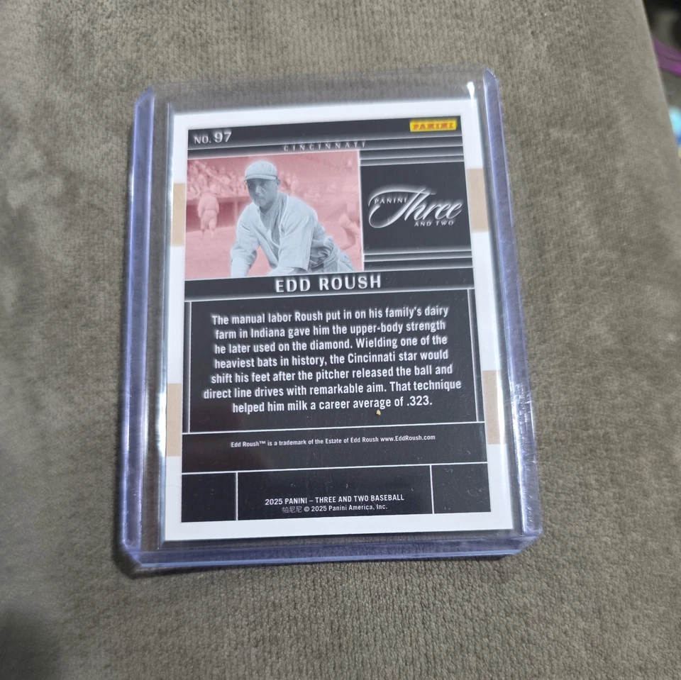 EDD ROUSH 2025 PANINI TRES Y DOS HOLO PLATA CINCINNATI/99 Foto 2 de 2