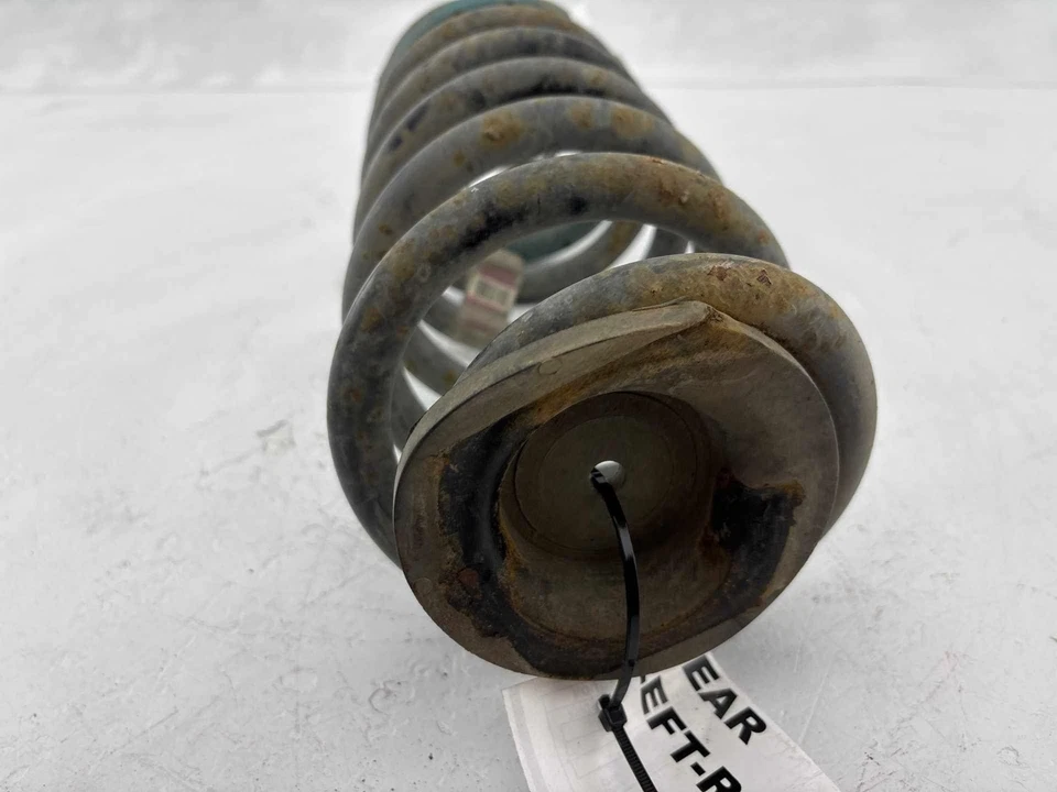 Оригинальная задняя левосторонняя пружина пружины подвески для Chevrolet Tahoe 2015–2020 годов выпуска - Изображение 3 из 4