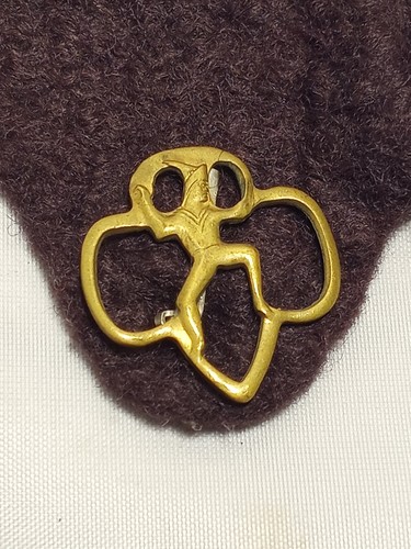 Vintage 1950s GIRL SCOUTS BROWNIE Membership Pin ELF in Trefoil Pin
