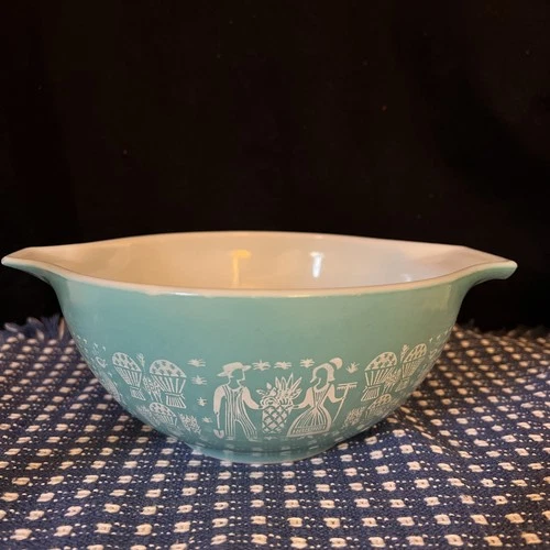 Vintage Pyrex  #442 Amish Butterprint Turquoise Cinderella 1-1/2 Qt Mixing Bowl