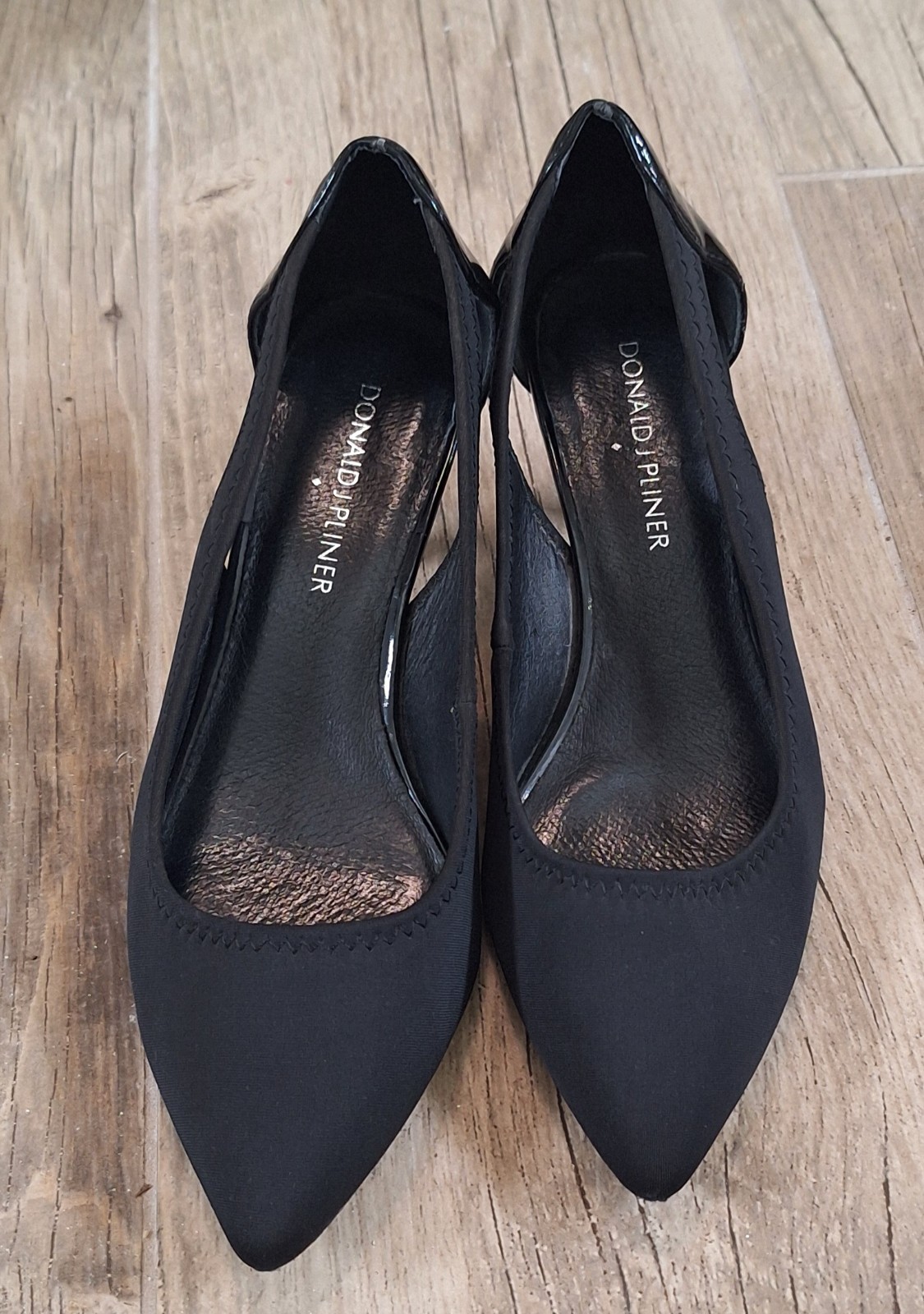 Donald J. Pliner Sleek Black Pointed Kitten Heels Sz 6