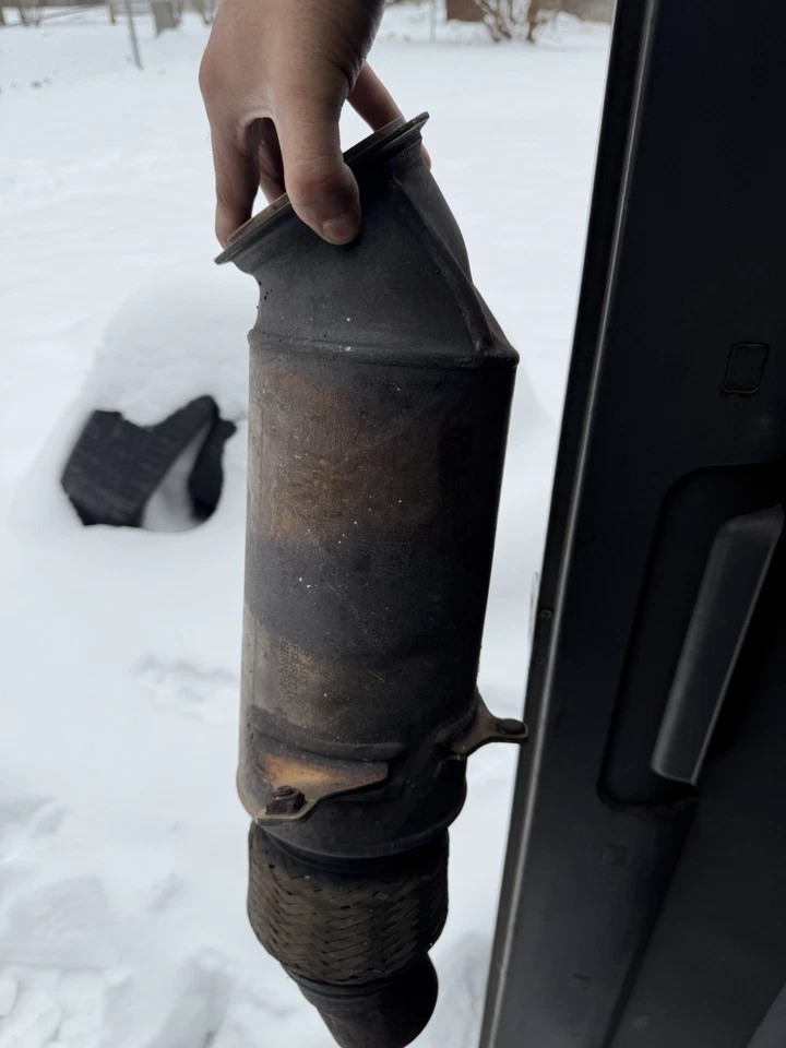 Conversor catalítico 2011-2016 BMW 535i fabricante de equipamento original - Imagem 3 de 4